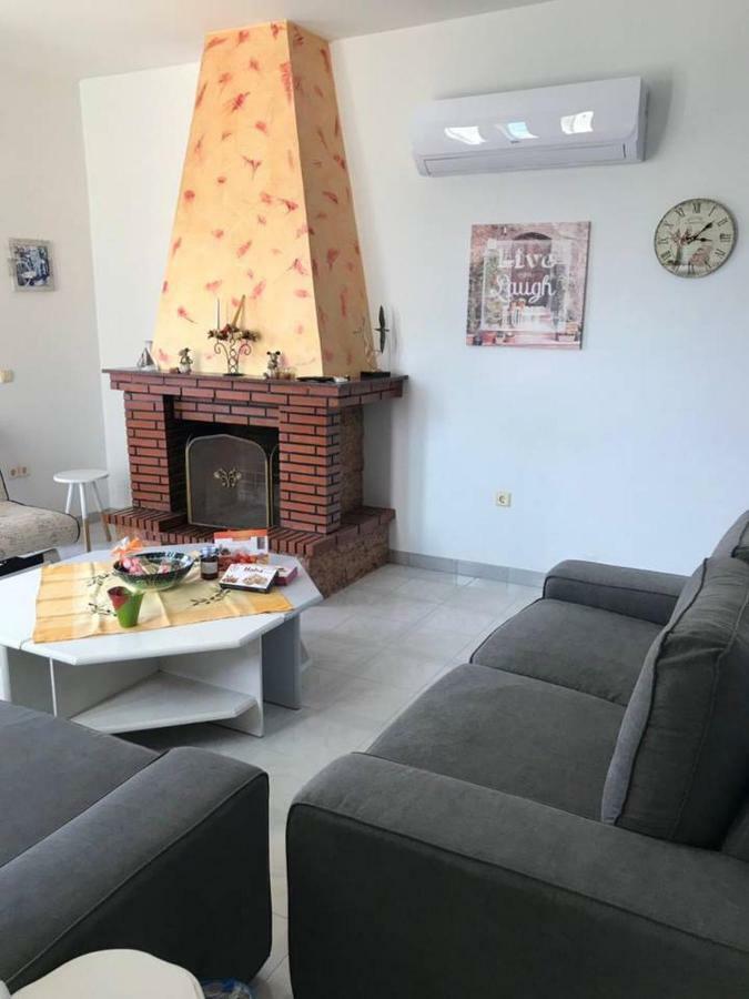 Villa George Apolakkia Eksteriør billede